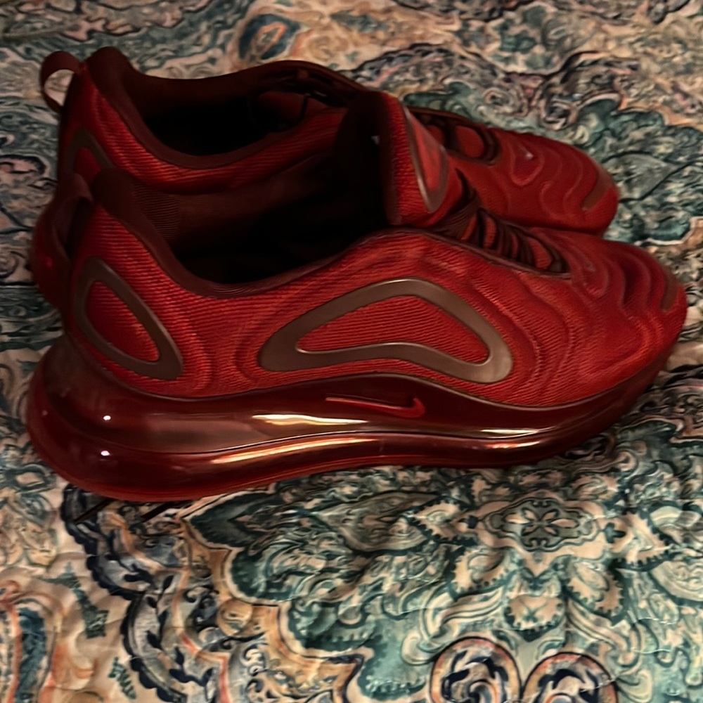 Nike 720 sneakers